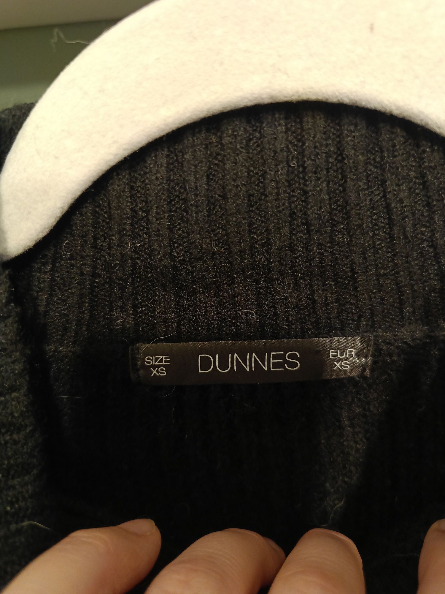 Sweter w paski marki dunnes