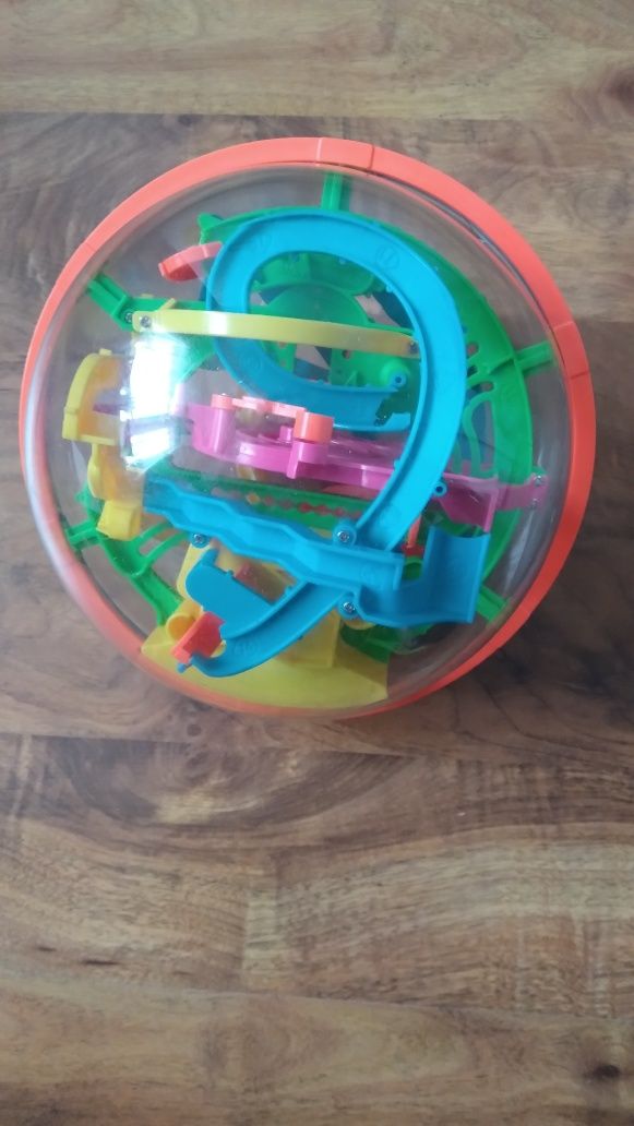 Kula 3d z labiryntami