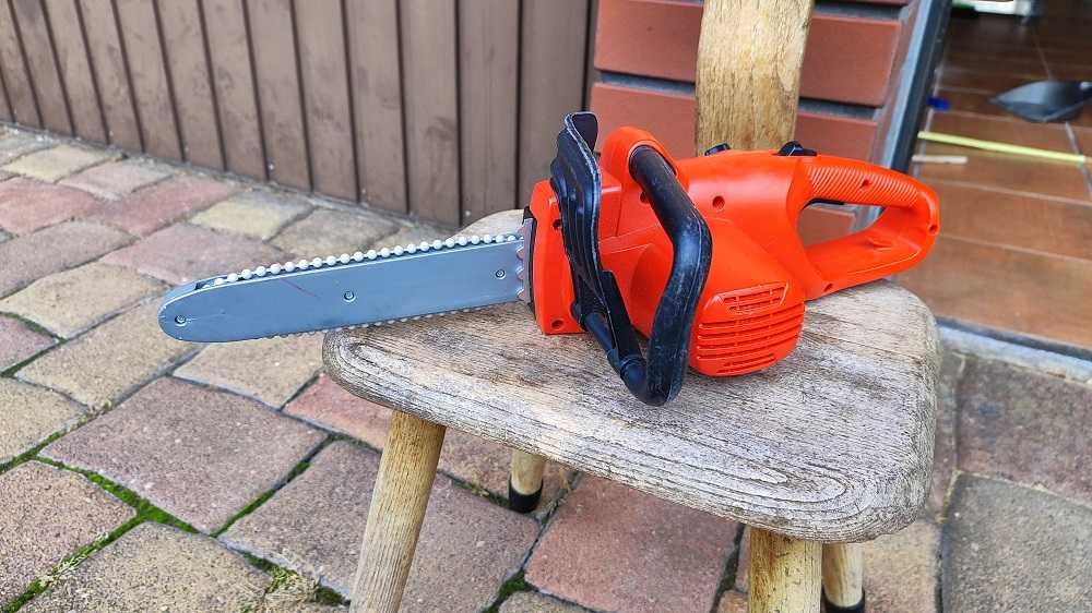 pilarka łańcuchowa zabawka Black Decker