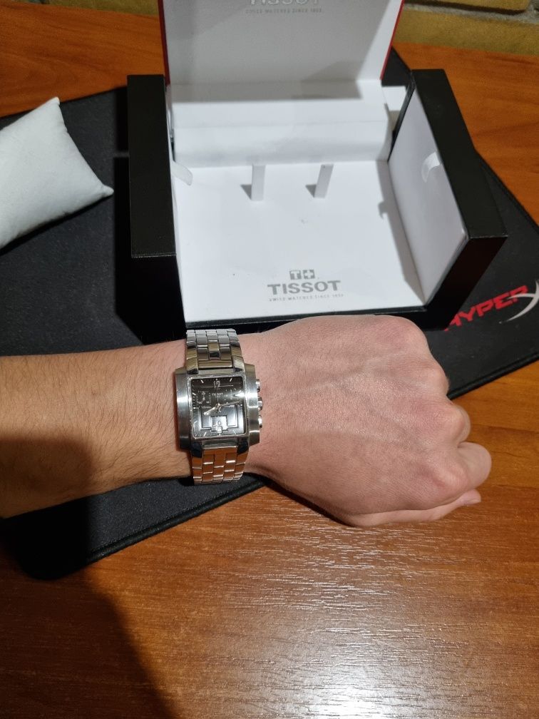 Часы TISSOT 1853 l875/975K