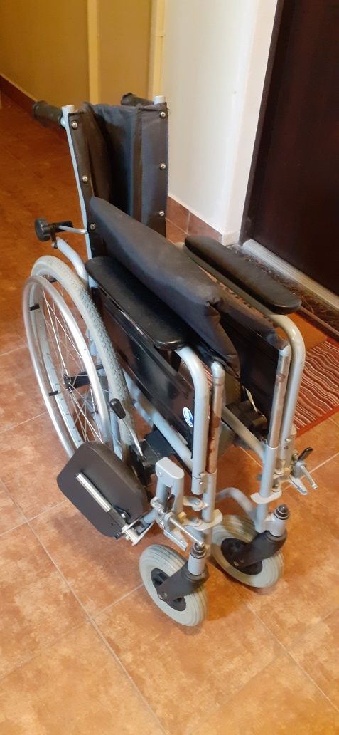 Składany wózek inwalidzki