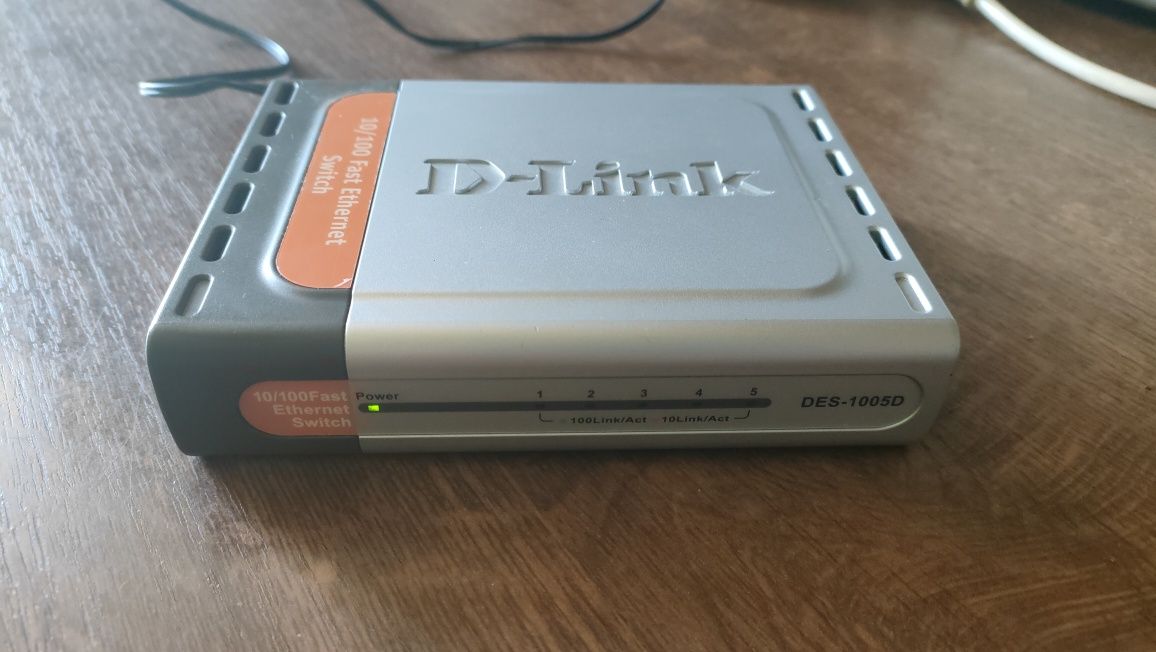 Коммутатор D-Link DES-1005D