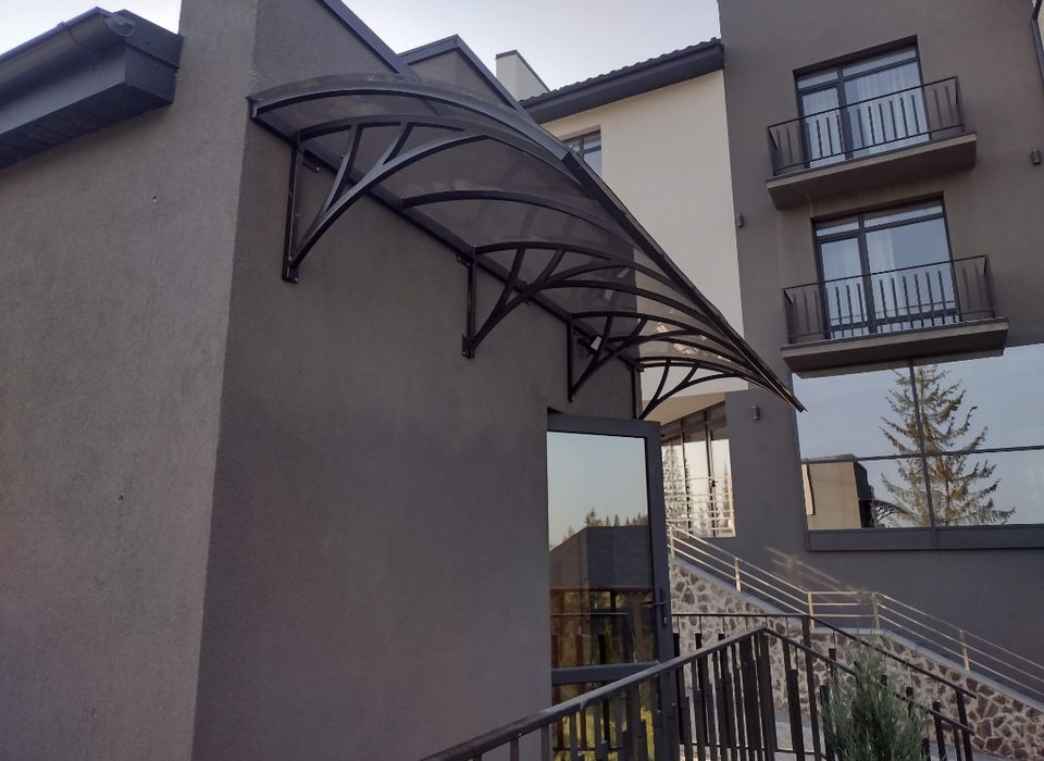 Виготовлення перил, воріт, навісів. Скляні навіси та перила.