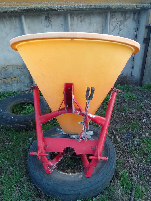 Разбрасыватель бу