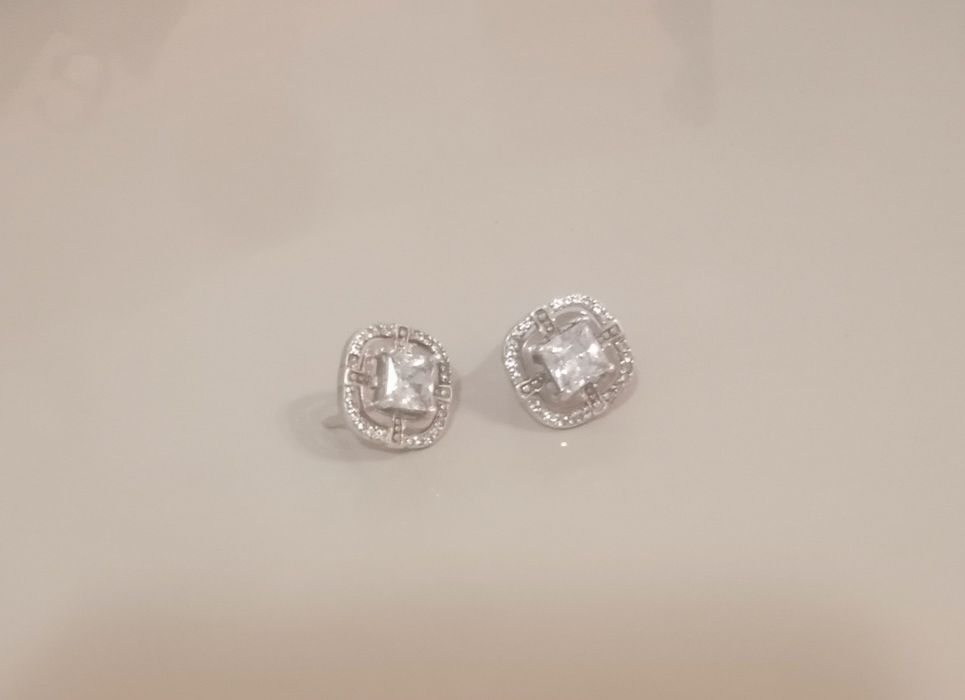 Продам серебряные серьши 925 пробы и с золотой пластинкой 375 пробы.