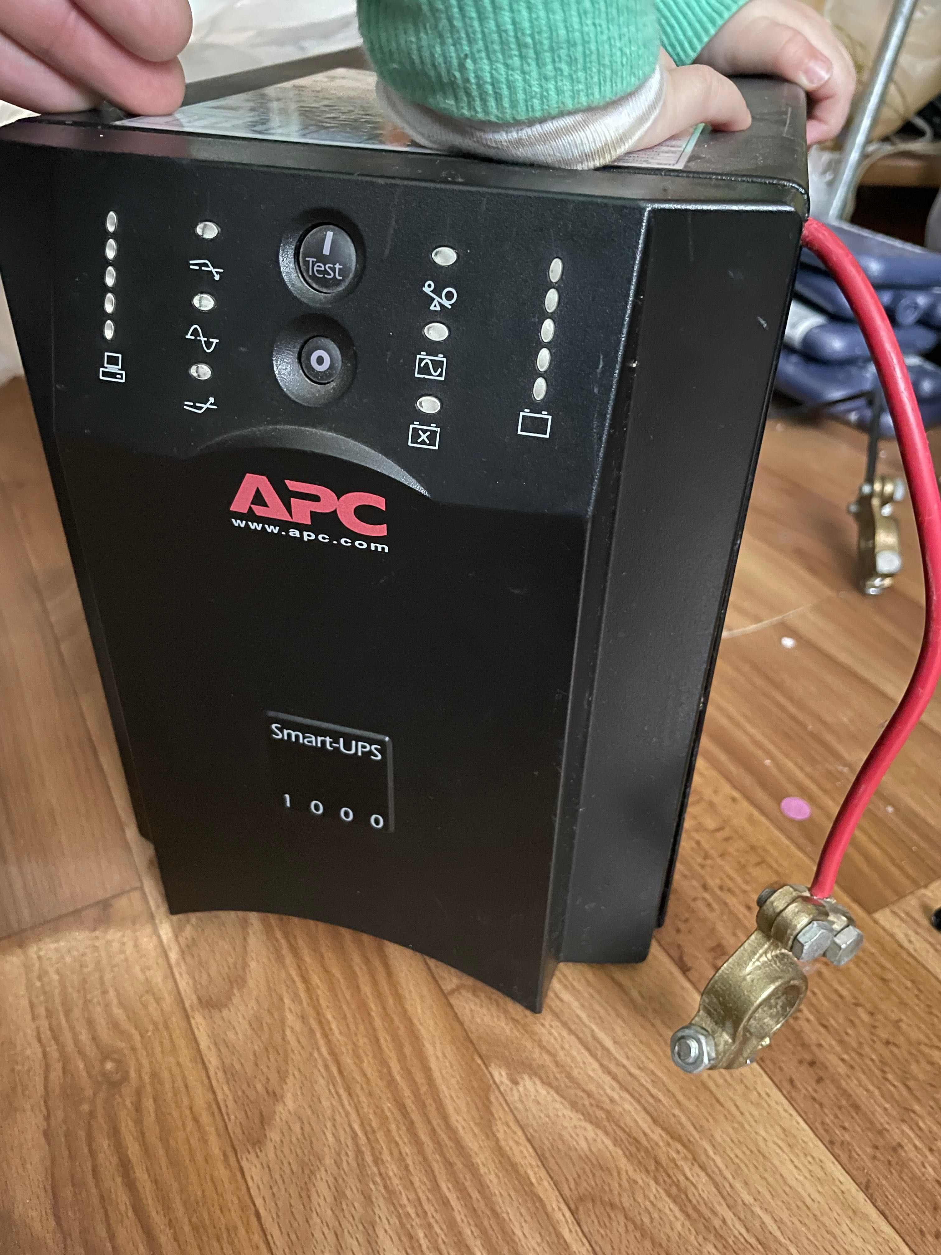 APC 1000 smart АКБ синусоида упс