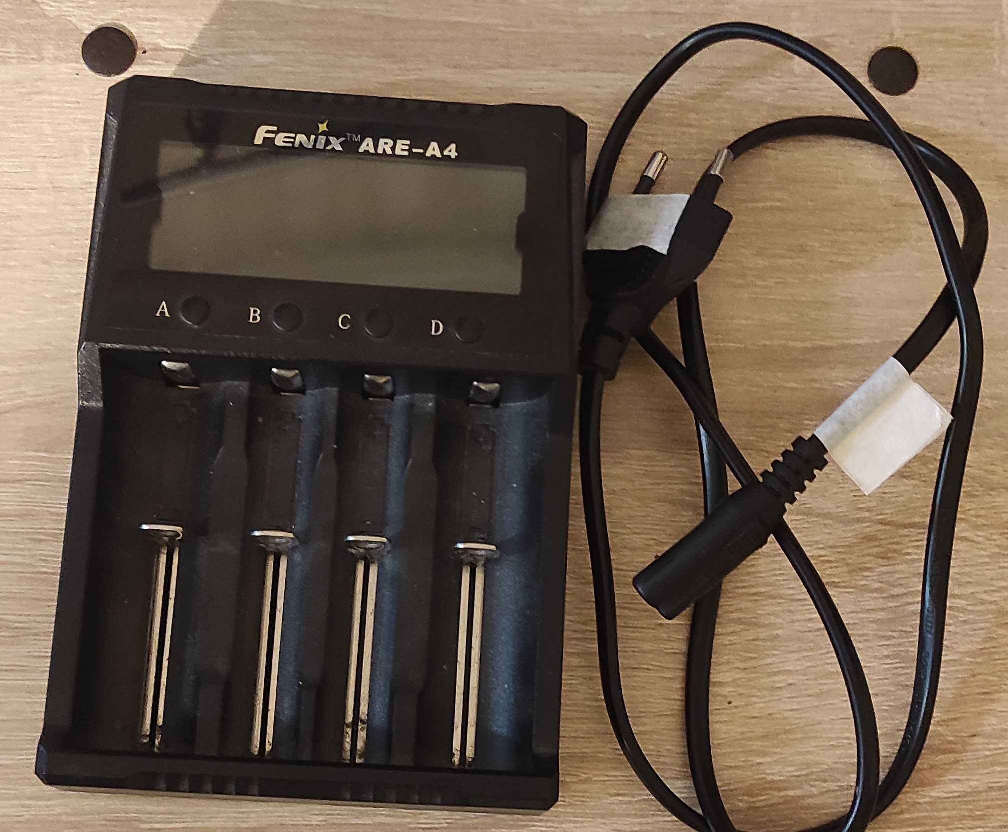 Зарядний пристрій Fenix ARE-A4