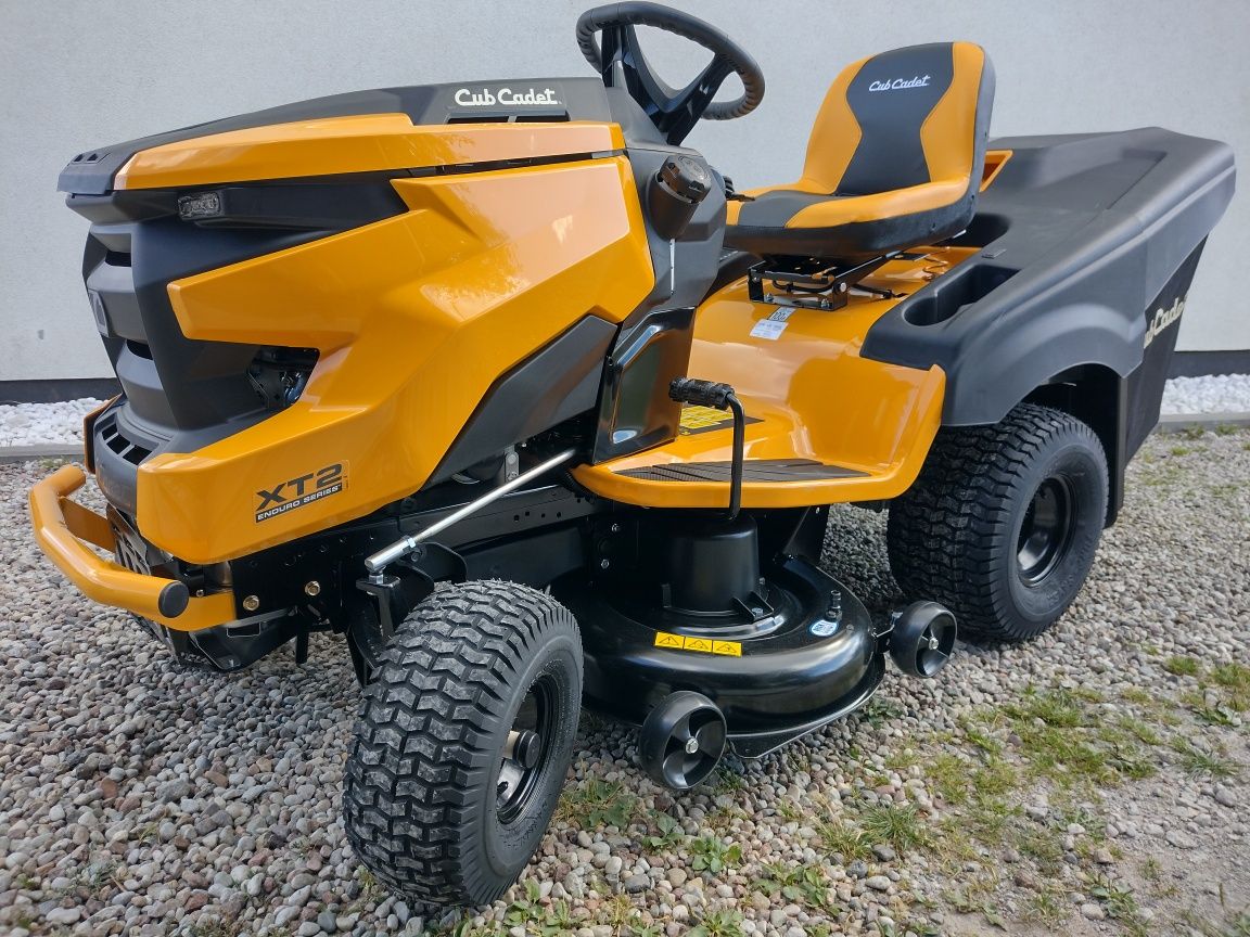 Traktorek kosiarka Cub Cadet XT2 QR106  Kawasaki V 2 cylindrowy kosz