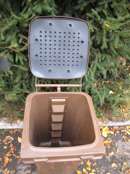 Używane pojemniki na odpady 120l na bioodpady kubeł kosz śmieci