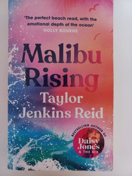 Malibu Rising - Taylor Jenkins Reid (Livro)