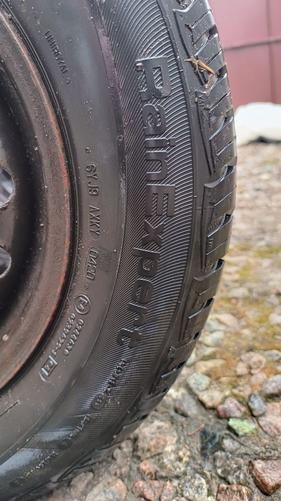 Летняя резина Uniroal 195/70 r14 с дисками