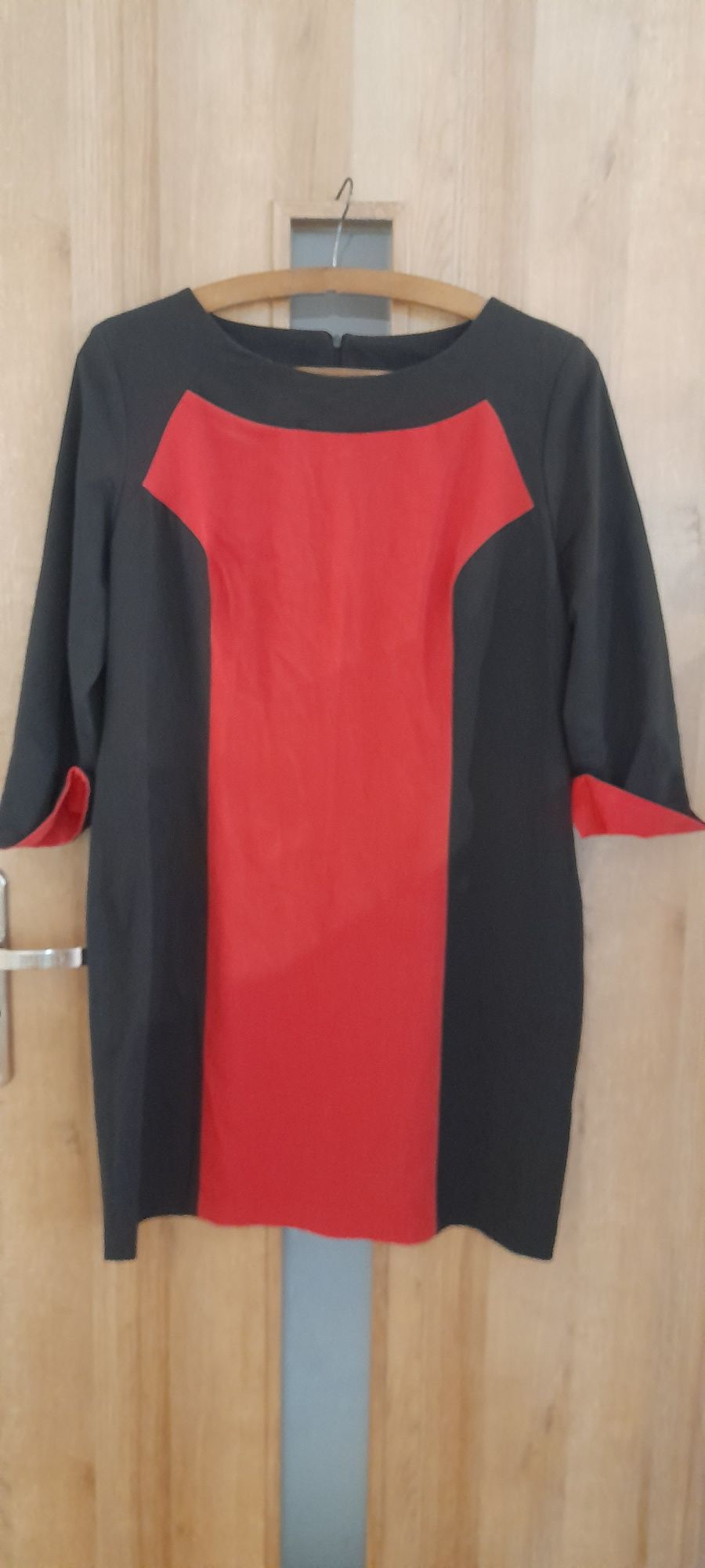 Sukienka czarno czerwona
