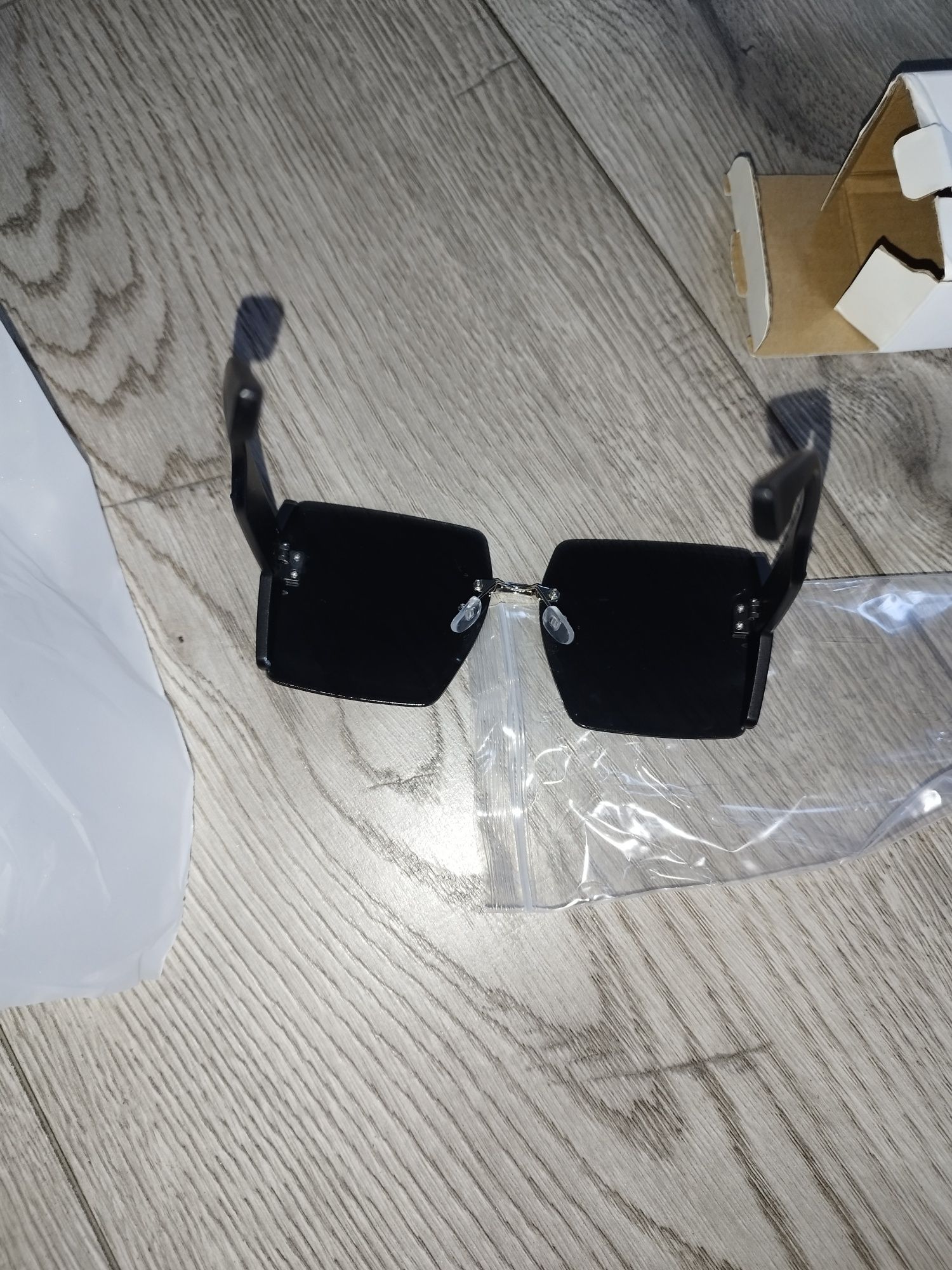 Nowe okulary przeciwsłoneczne damskie