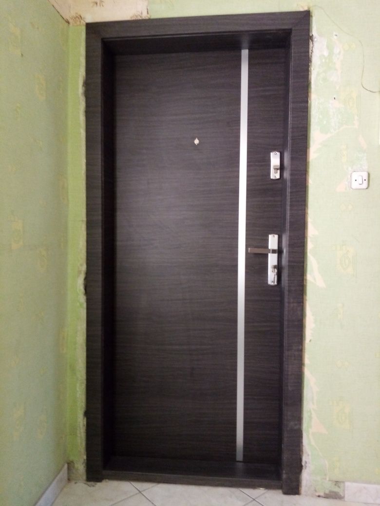 Drzwi z montażem wejściowe klatkowe do bloku Bytom