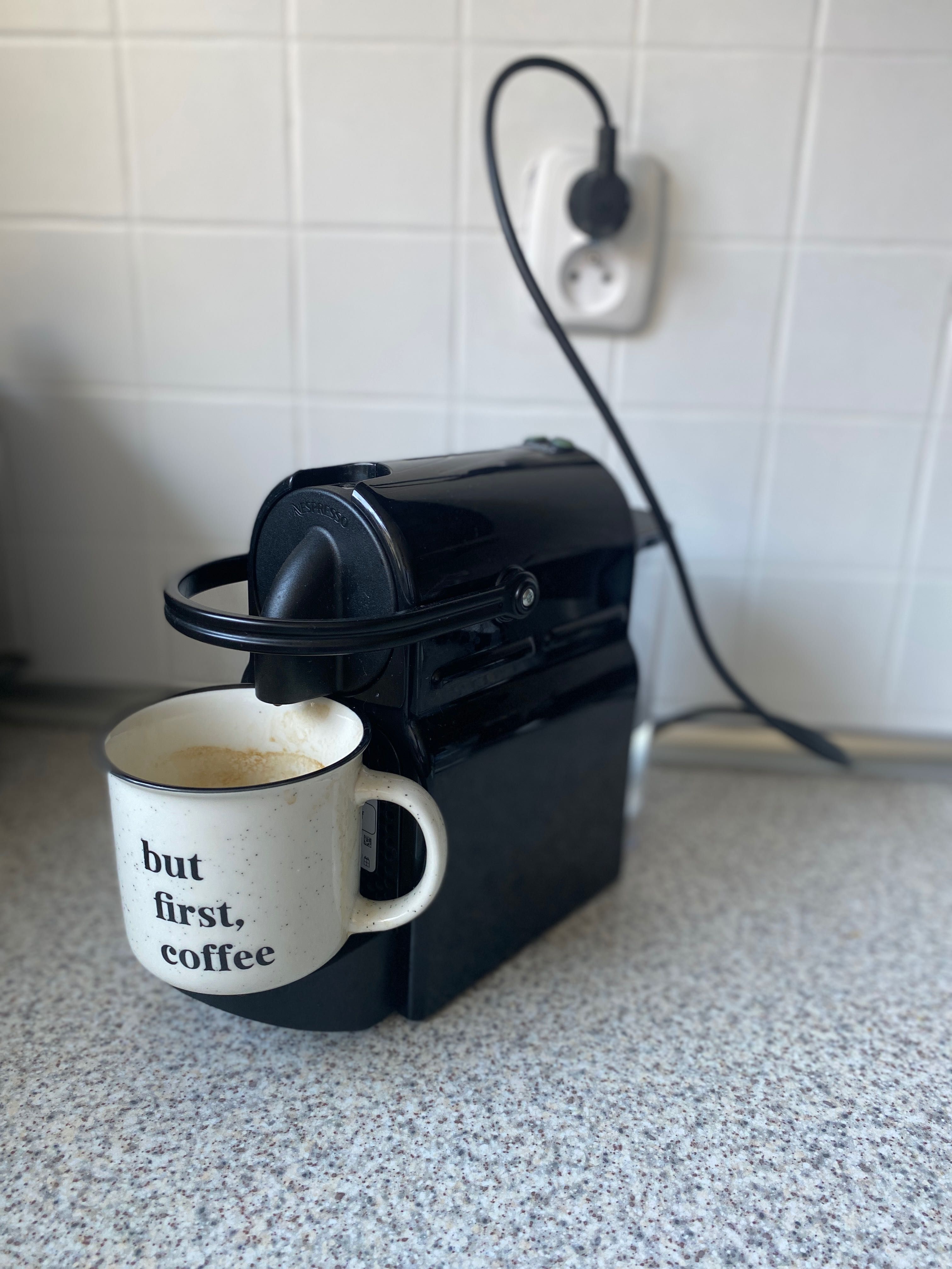 Ekspres do kawy Nespresso Deloghni