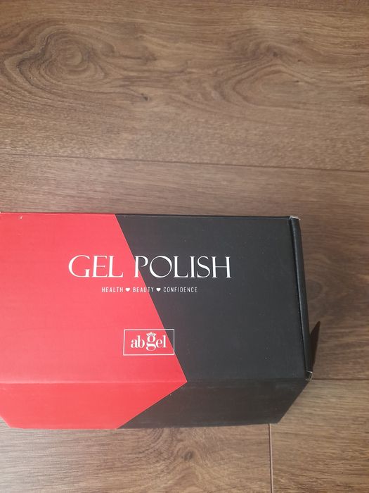 Nowy Zestaw lakierow  hybrydowyh