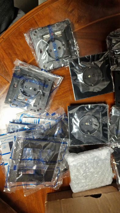 Tomadas de parede.  Wall socket..