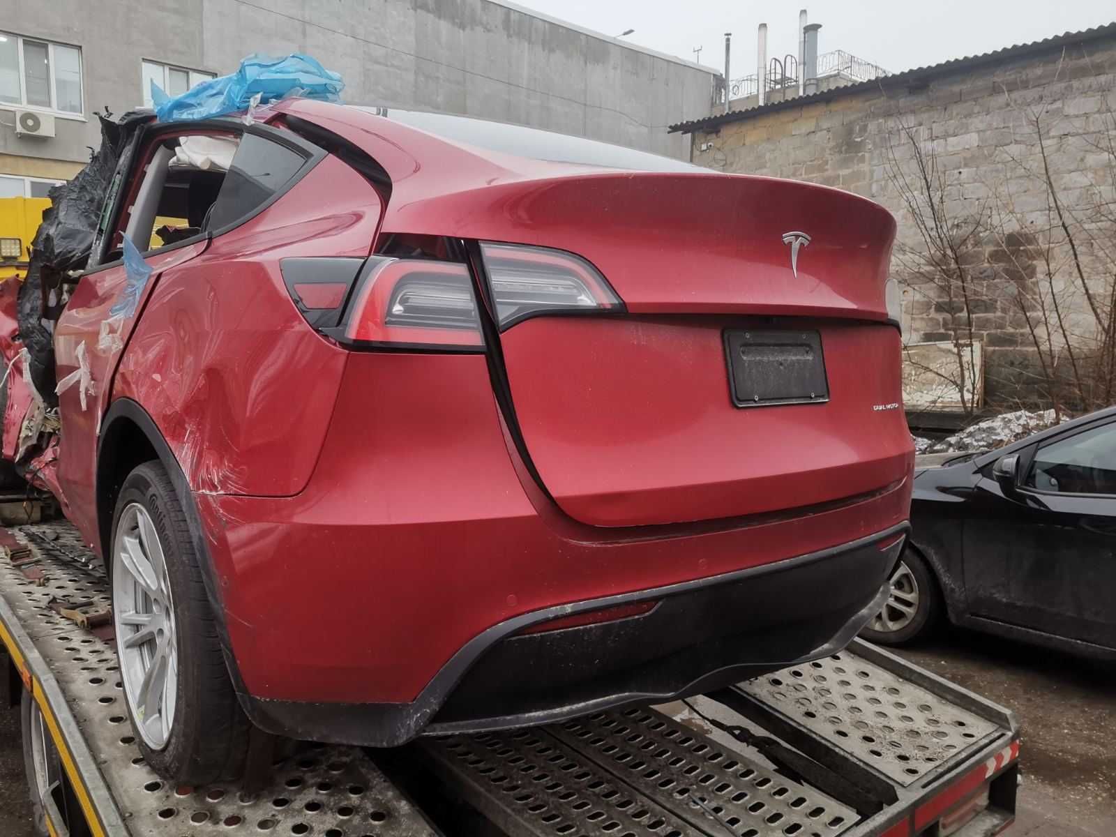 Tesla model Y 2021 Двери