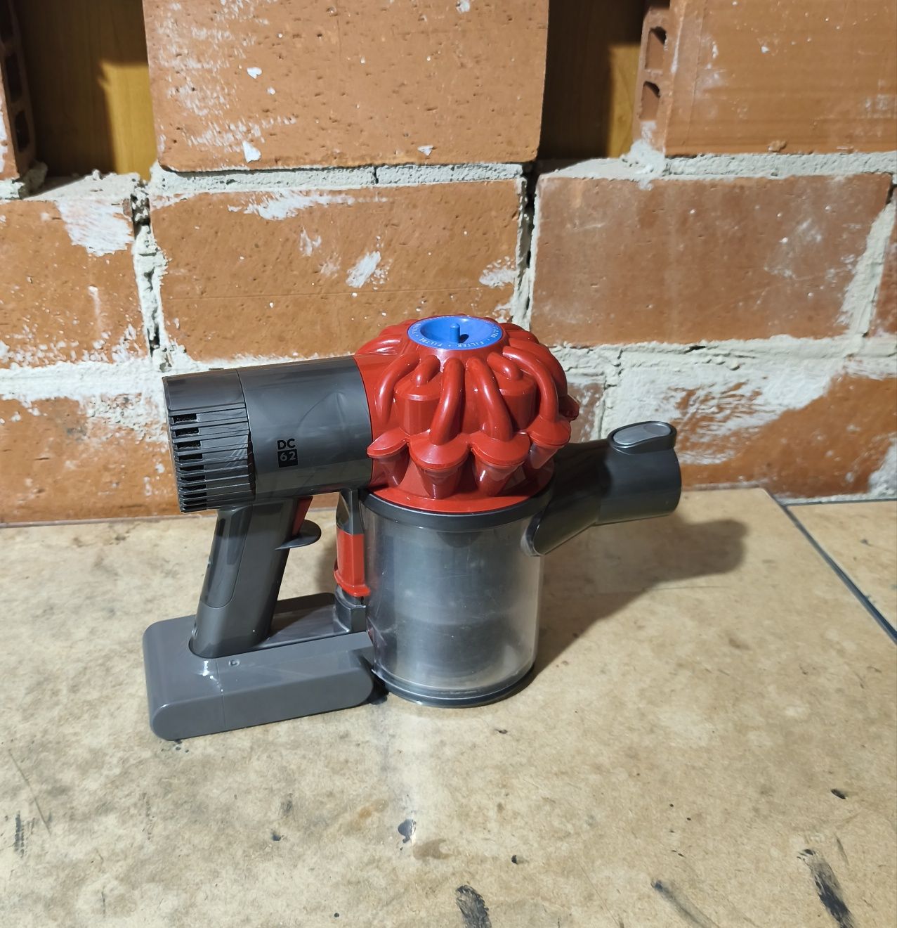 Odkurzacz pionowy Dyson V6 model DC62