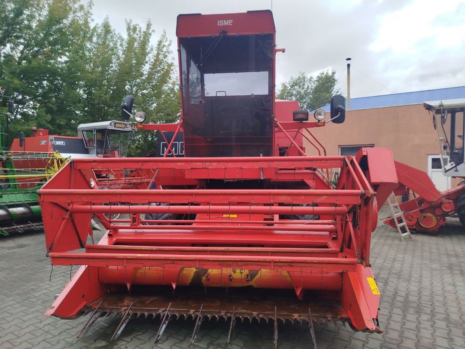 Комбайн зернозербовий Massey Ferguson 16. Масей Фергусон 16