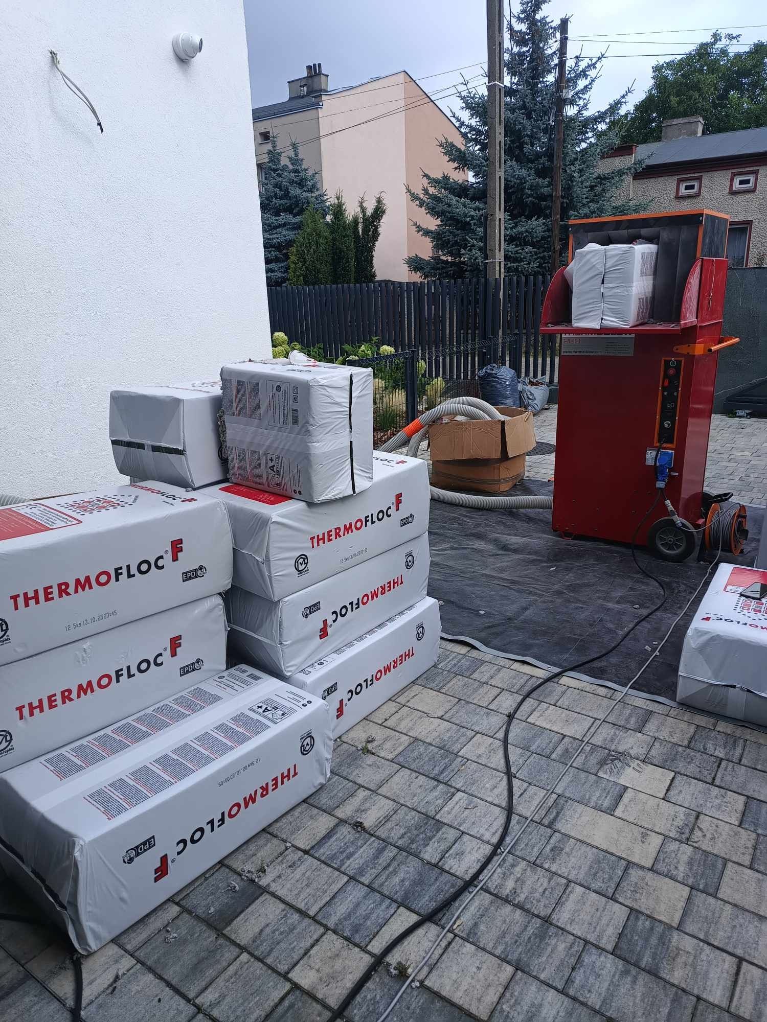 Ocieplenie skosów poddasza celulozą 30 cm