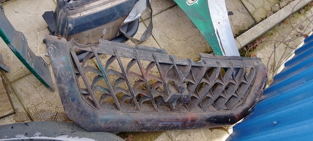 Ришітка радіатора Мітсубісі паджеро спорт