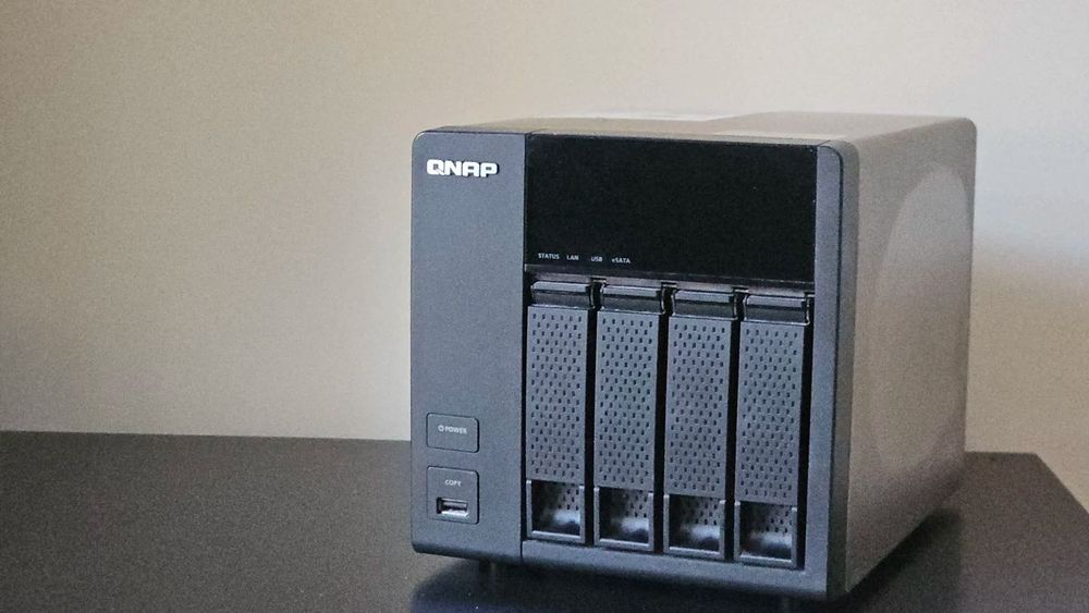 Мережеве сховище Qnap NAS Ts - 420