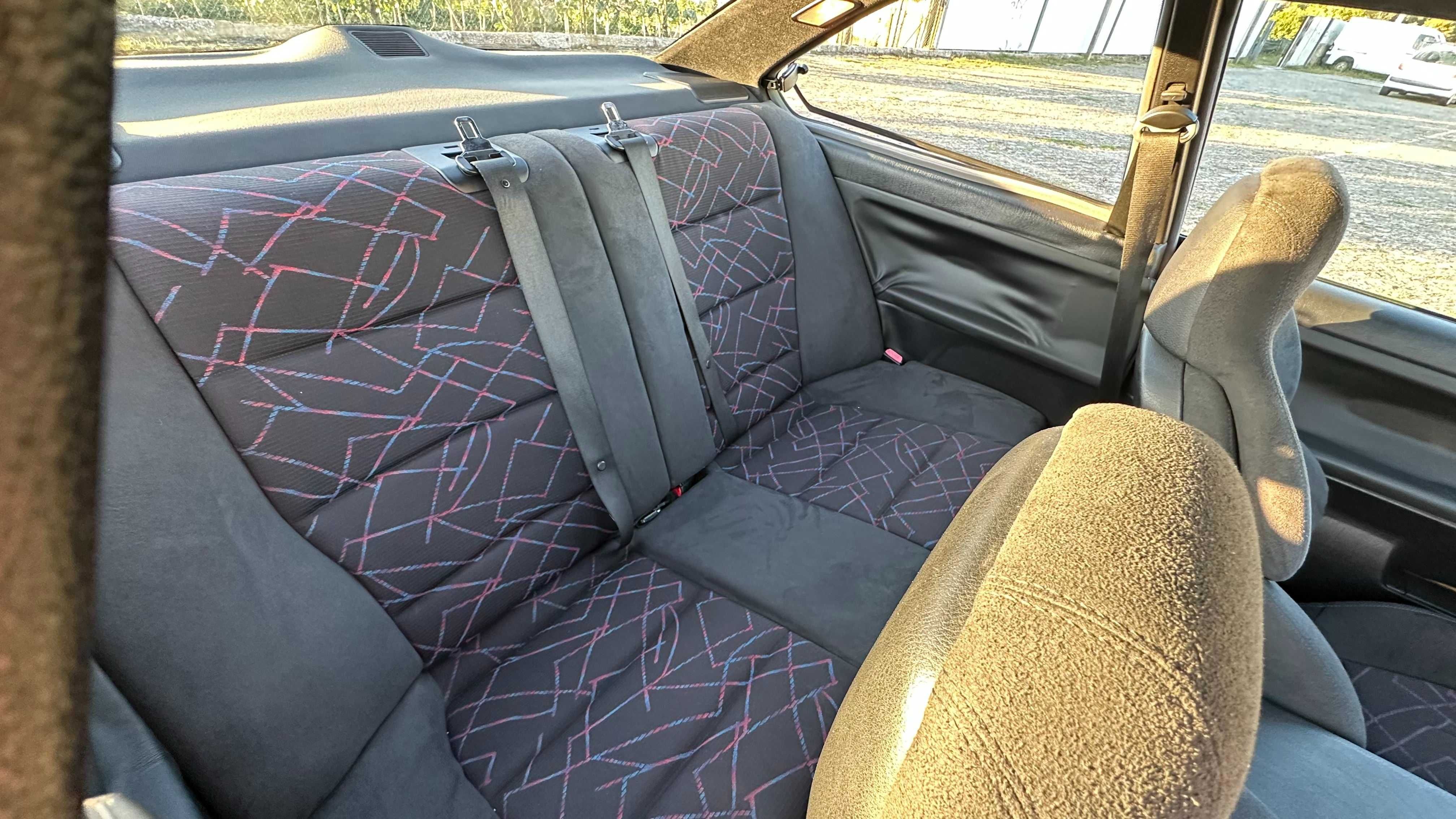 BMW E36 318 IS Coupe