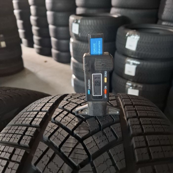 245/45/20 R20 Coodyear Ultra Grip Perfomance NFO 4шт зима