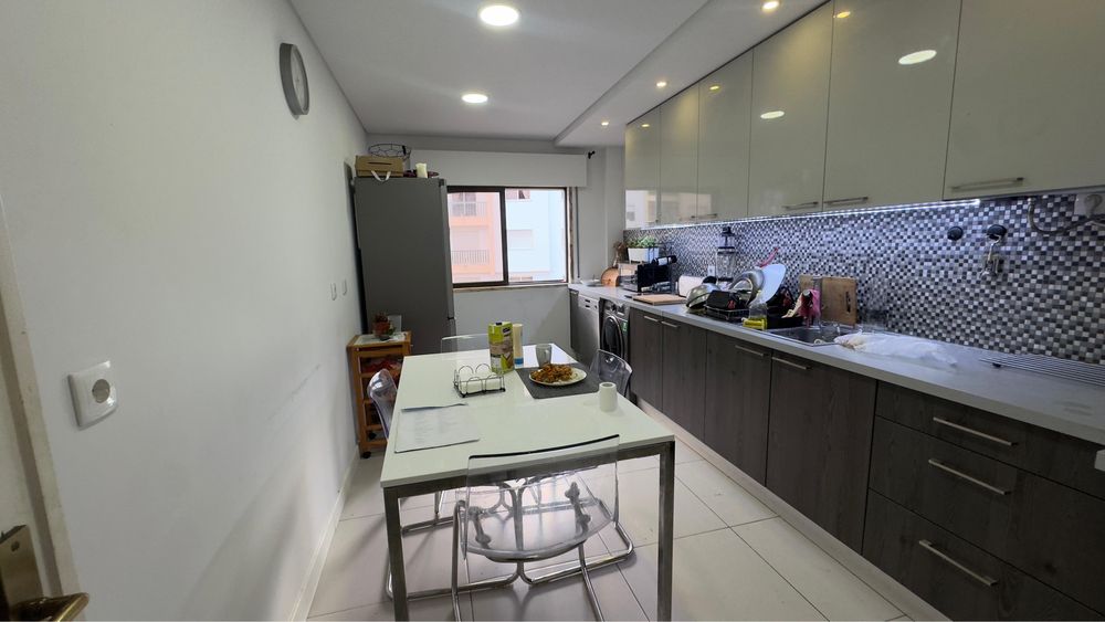 Quarto Suite em Monte Abraão
