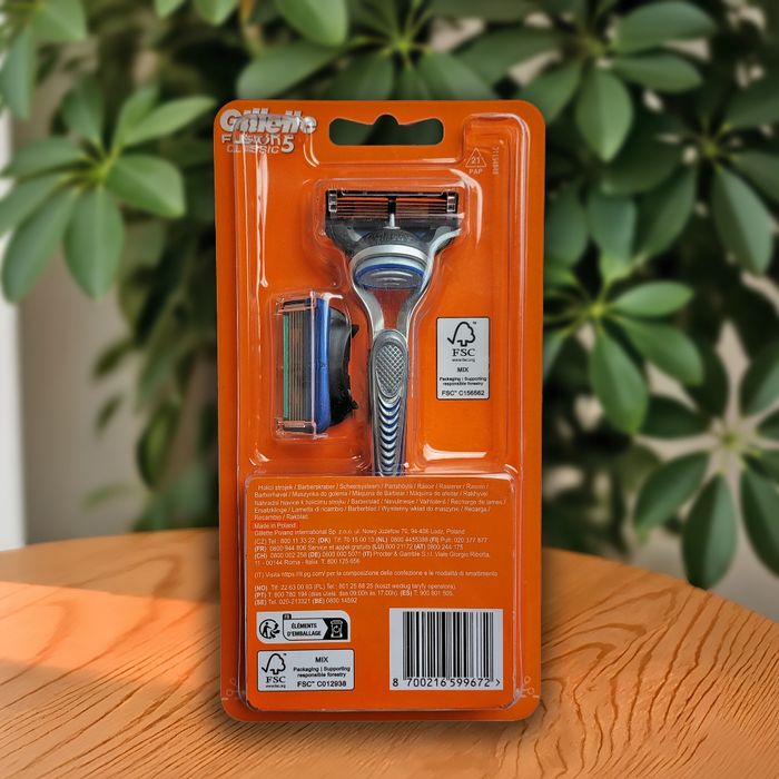 Подарунковий набір Gillette Fusion5 Classic (станок, 5 касет, піна)