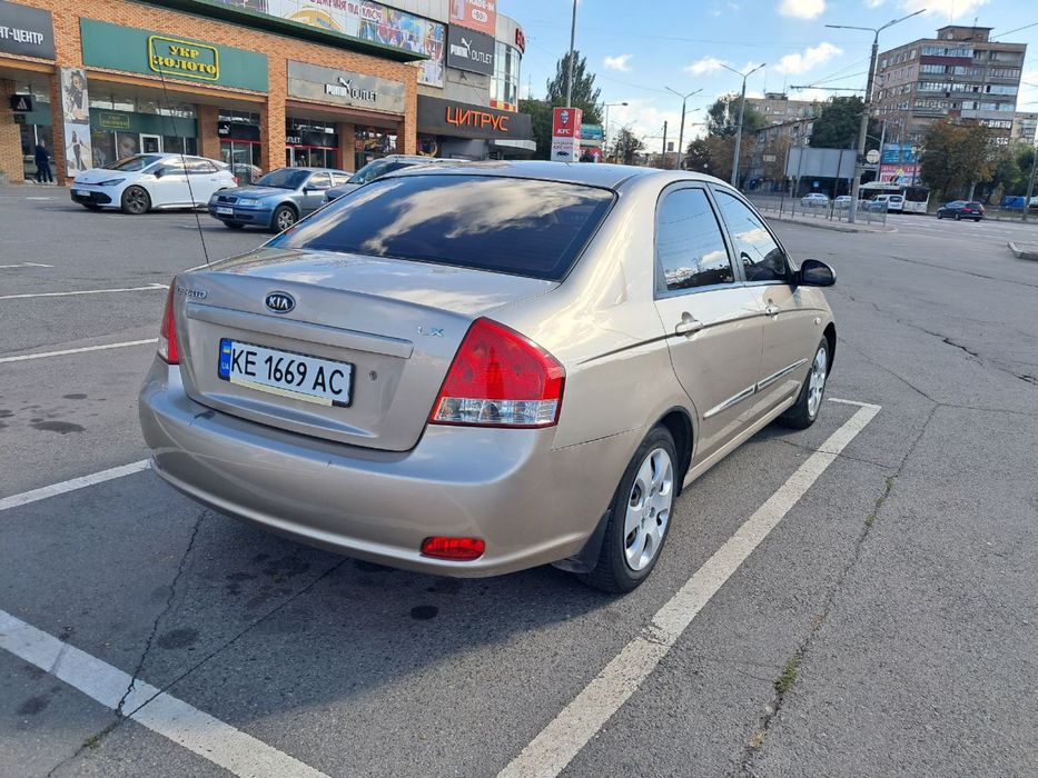 Kia cerato 2008