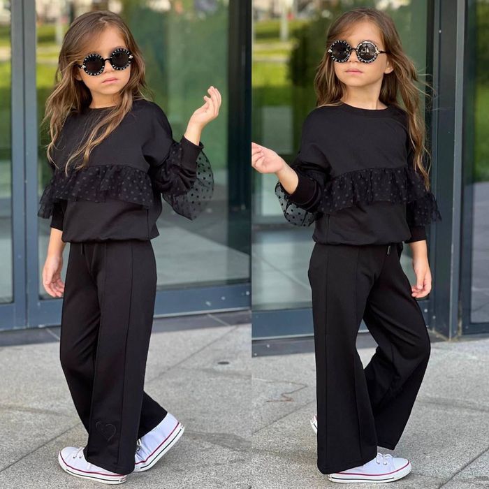 Komplet bawelniany dla dziewczynki w rozmiarze 122/128