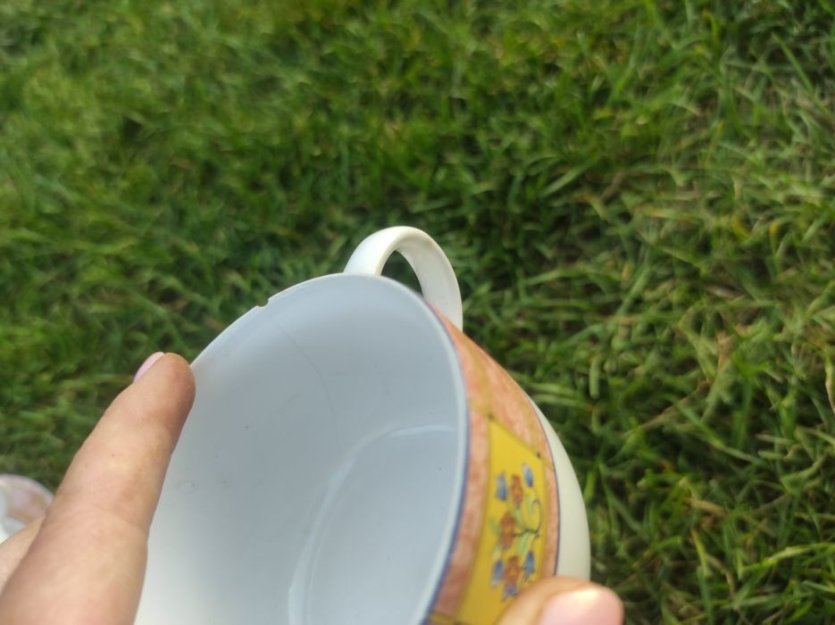 Zestaw pięciu filiżanek do herbaty do kawy z spodkami z talerzykami