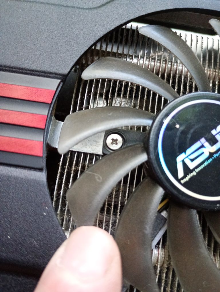 Видеокарта Asus Gtx560 ti 1Gb ddr5 VideoCU2; 2 DVI 1 Hdmi. На 2 монито