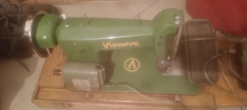 Máquina de costura rara