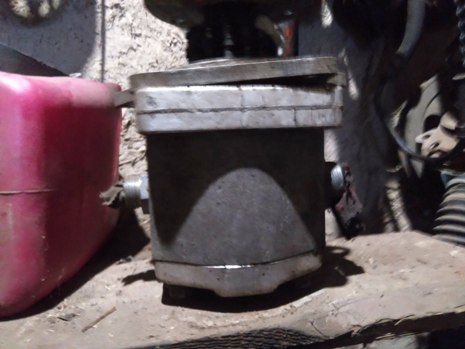 Насос НШ DDR Orsta Hydraulik 03 tgl 37069  от комбайна Fortschtritt