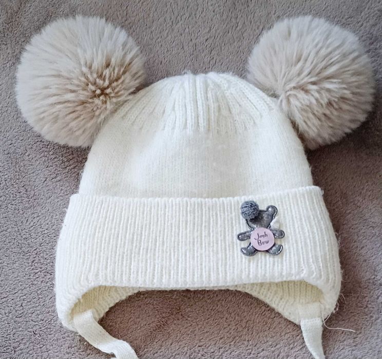 Зимова шапка на дівчинку