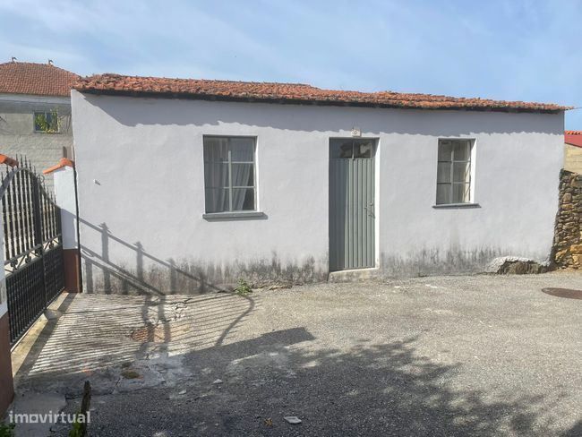 Moradia individual, para venda, Penacova - Oliveira do Mondego e Tr...