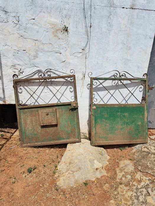 Portão antigo em ferro