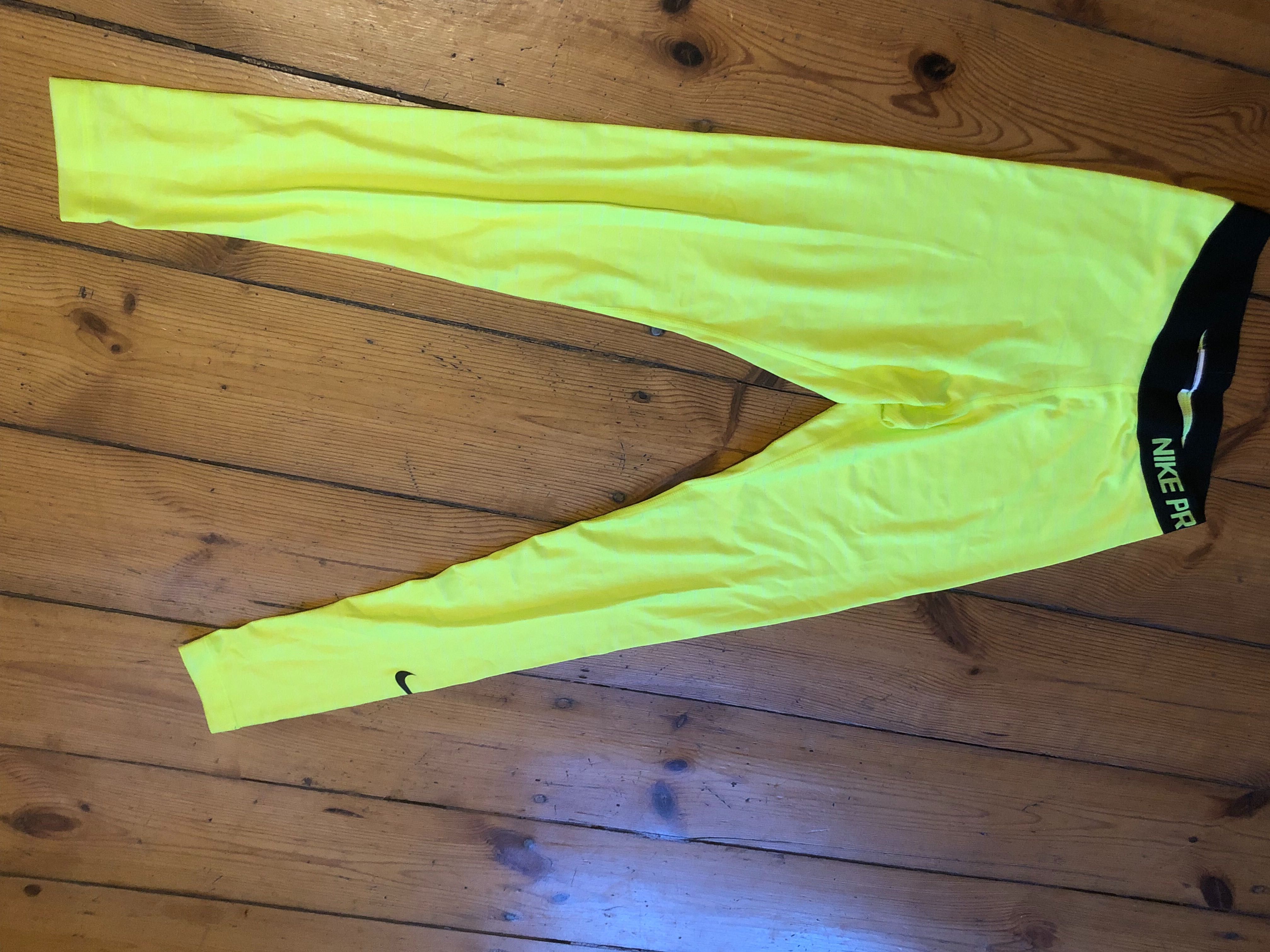 Sportowe legginsy Nike