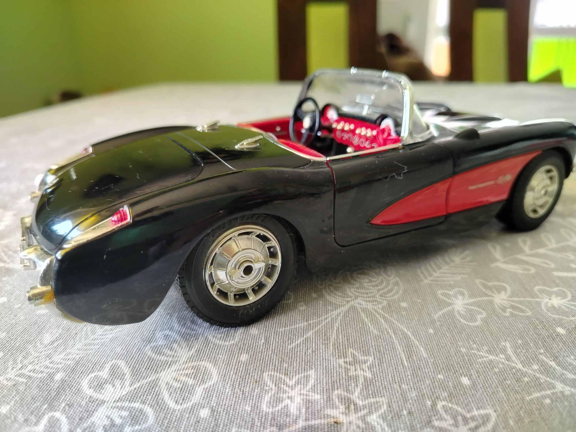 Model starego auta 1:18