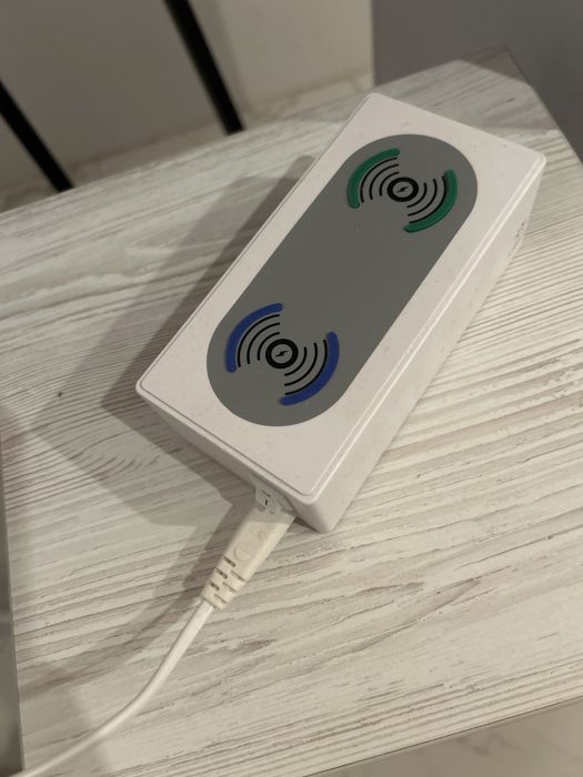 Зарядна станція для зарядки пристроїв вт ч ноутбук