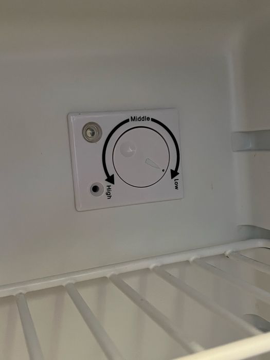 Lodówka mała Electroline 50W