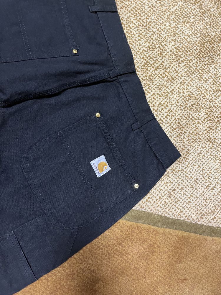 Carhartt black retro jeans.