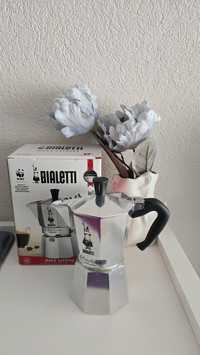 Гейзерна кавоварка Bialetti 6 чашок