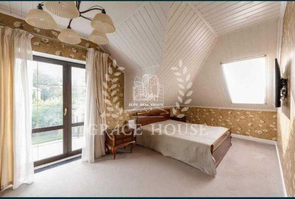 Продаж будинку Русанівські сади 4 кімнати 250 м² автономий СЕС (15КВТ)