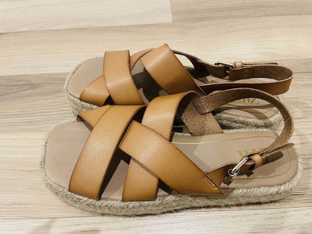 Vendo Sandalias menina 36 Zara