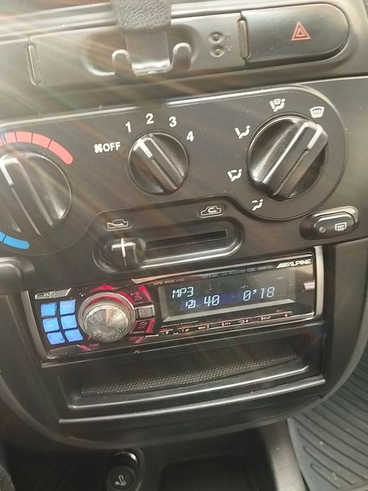 Автомагнітола Alpine