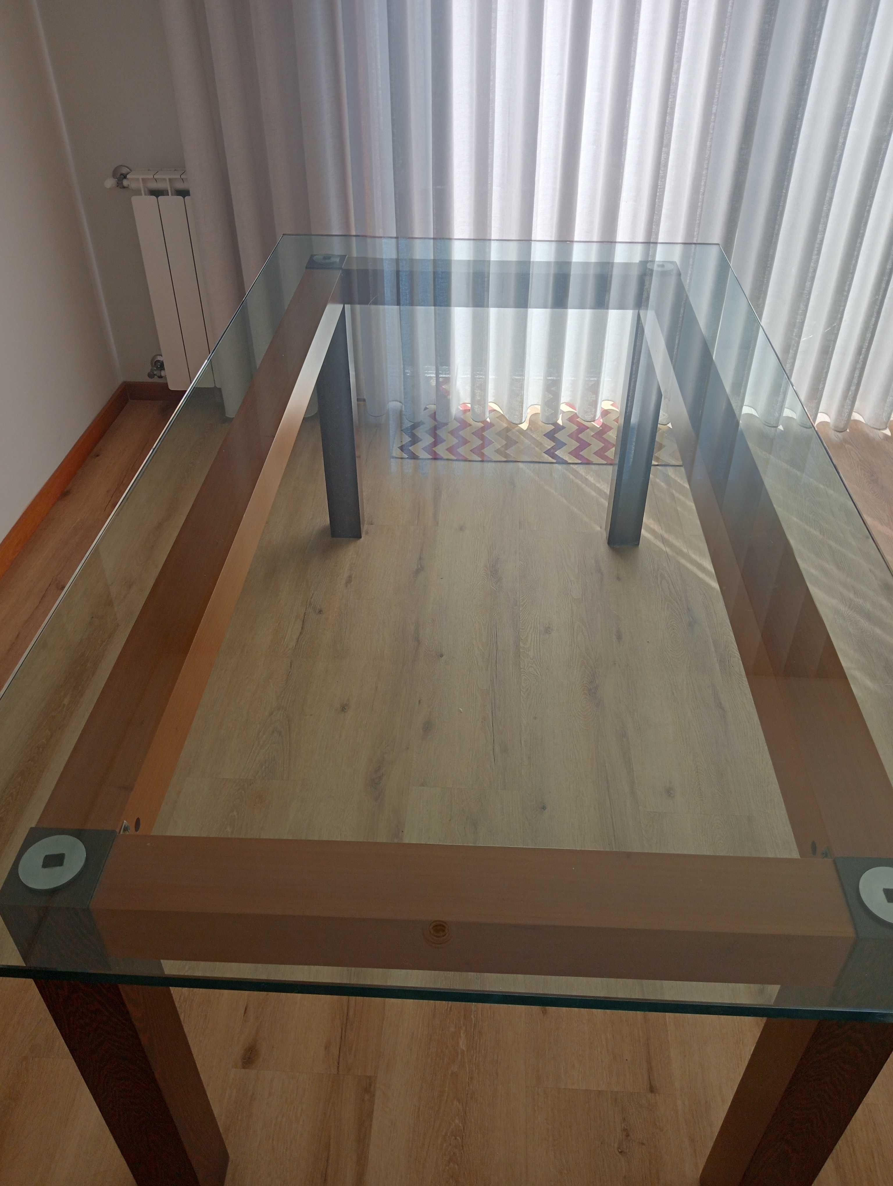 Mesa de sala em vidro
